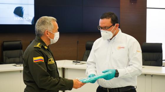 policía