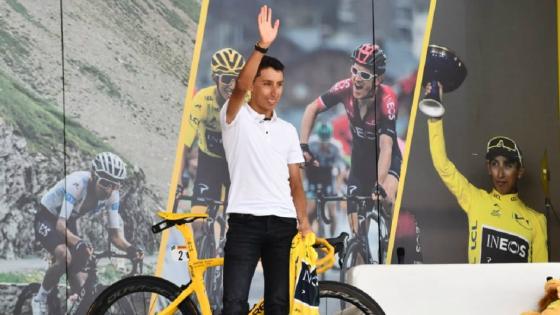 Egan Bernal en la plaza de Zipaquirá después de ganar el Tour de Francia