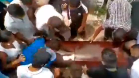 Abren ataúd en Malambo Abren ataúd en Malambo