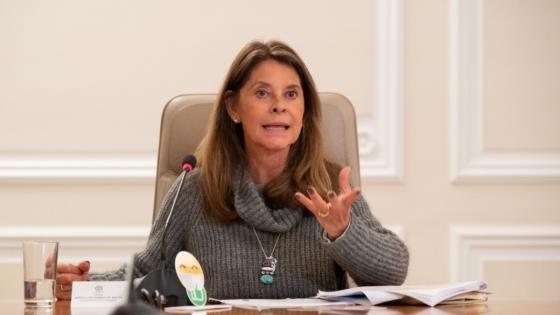“Pliegos tipo, enorme avance contra la corrupción”: Marta Lucia Ramírez “Pliegos tipo, enorme avance contra la corrupción”: Marta Lucia Ramírez