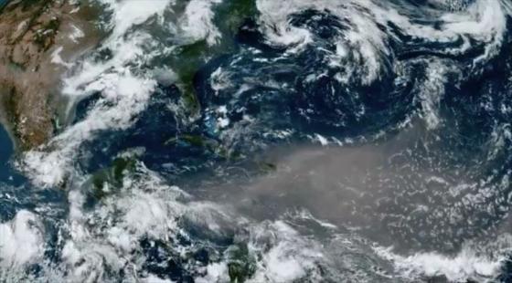 Nube de polvo del Sahara sobre el Océano Atlántico.
