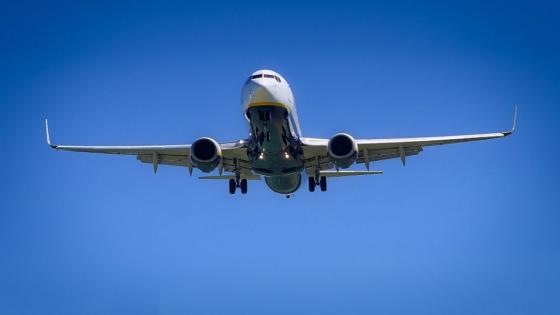 Primer vuelo nacional