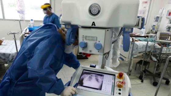 El dilema de los médicos al tener dos pacientes en grave estado de salud
