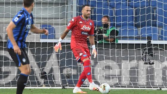 David Ospina sufrió un fuerte golpe en su rostro y salió en camilla del estadio David Ospina sufrió un fuerte golpe en su rostro y salió en camilla del estadio
