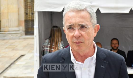 Álvaro Uribe Vélez Álvaro Uribe Vélez