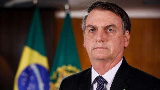 Bolsonaro dice estar recuperándose favorablemente