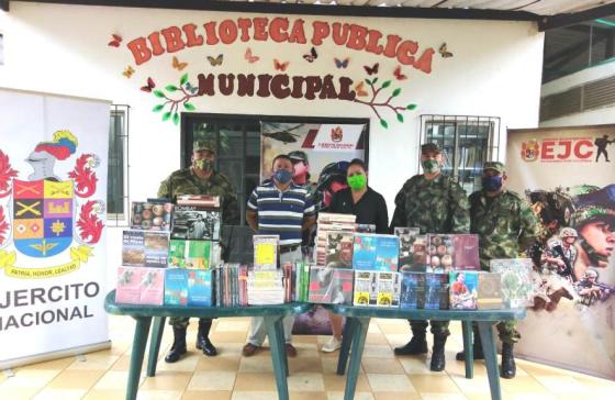 entrega de libros niños Vaupés entrega de libros niños Vaupés