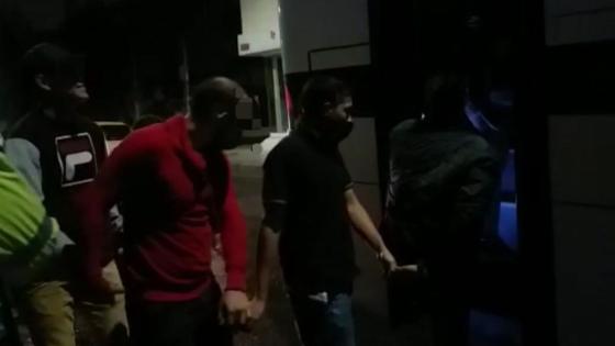 Fiesta clandestina en Engativá, ciudadanos intentaron huir por los techos Fiesta clandestina en Engativá, ciudadanos intentaron huir por los techos