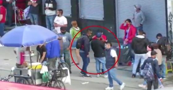 Cayó red que hacía el 'cambiazo' con réplicas de celulares en Bogotá Cayó red que hacía el 'cambiazo' con réplicas de celulares en Bogotá