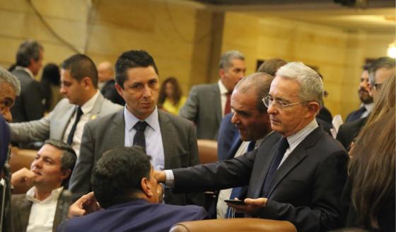Centro Democrático en contra de la Corte y a favor de Uribe Centro Democrático en contra de la Corte y a favor de Uribe