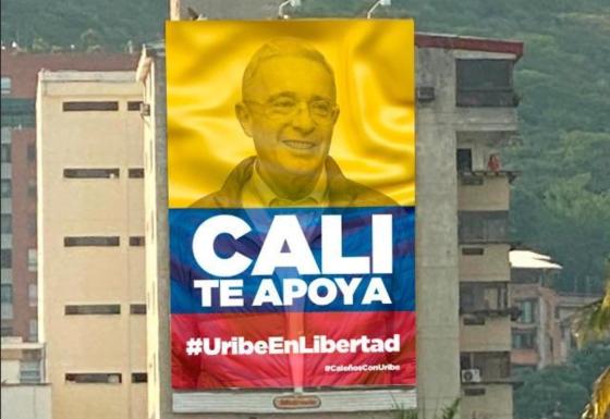 valla Álvaro Uribe Photoshop