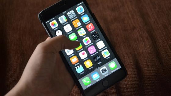 alt iphone alt iphone