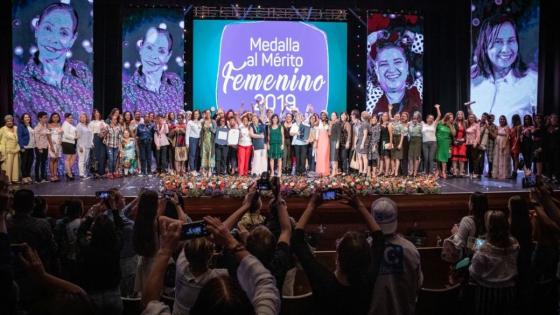 Medalla al Mérito Femenino Medellín Medalla al Mérito Femenino Medellín