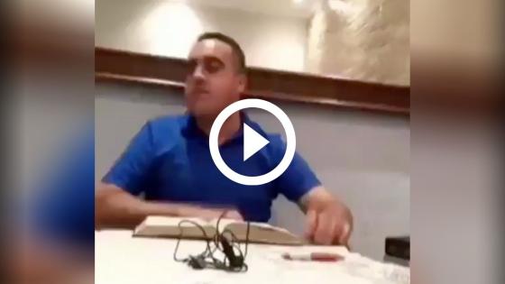 pastor agrede a su esposa en plena transmisión en vivo