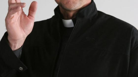 Capturan a sacerdote acusado de violar a dos mujeres en Bogotá