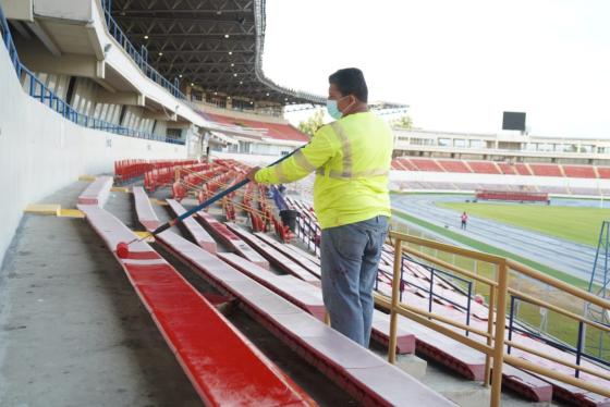 Trabajos en estadio Rommel Fernández