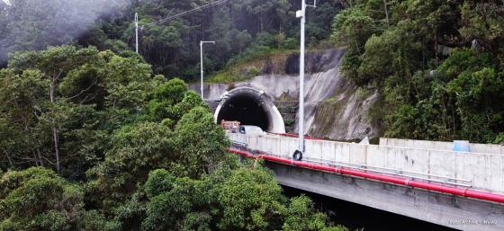 tunel de la línea tunel de la línea