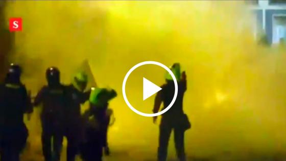 Revelan video de policías disparando contra manifestantes en Usaquén, Bogotá Revelan video de policías disparando contra manifestantes en Usaquén, Bogotá