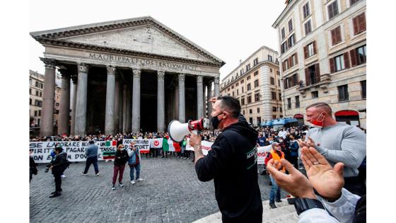 Disturbios en Italia ante cierres para evitar contagios de Covid. 