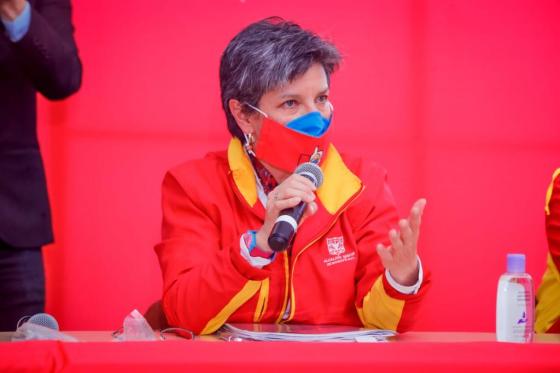 Tildan a Claudia López de xenófoba por comentario sobre venezolanos