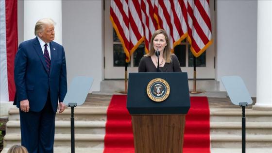 Amy Coney Barrett es la nueva jueza de la Corte Suprema de Justicia de EE.UU. Amy Coney Barrett es la nueva jueza de la Corte Suprema de Justicia de EE.UU.