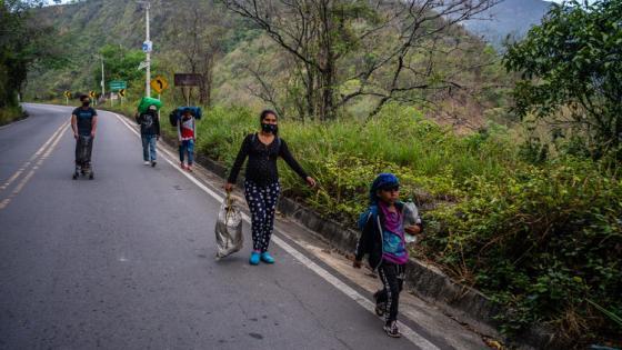 "No podemos volver": la travesía de una familia venezolana sin hogar