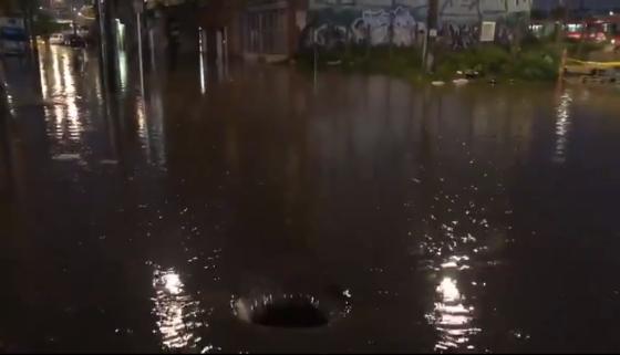 La lluvia causó una emergencia en el sector de Barrios Unidos. La lluvia causó una emergencia en el sector de Barrios Unidos.