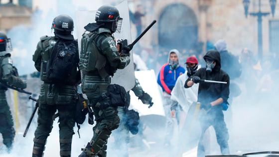 Vía libre a Policía para uso de gases lacrimógenos en protestas Vía libre a Policía para uso de gases lacrimógenos en protestas