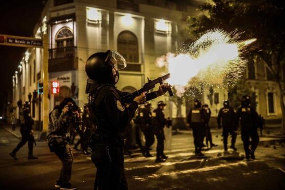 Violentas protestas en Perú por acusaciones de golpe de Estado