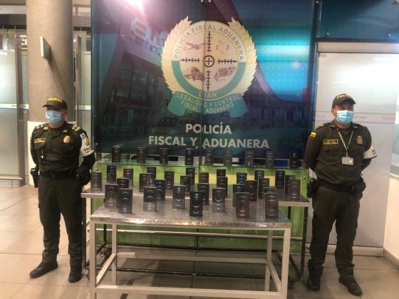 Policía incautó cargamento de IPhone 12 contrabandeado Policía incautó cargamento de IPhone 12 contrabandeado