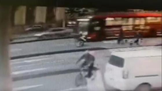VIDEO | Transmilenio arrolló a joven en el centro de Bogotá