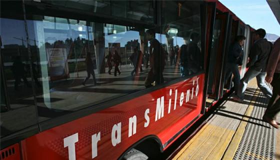 Apuñalan a venezolano por impedir un robo en Transmilenio Apuñalan a venezolano por impedir un robo en Transmilenio