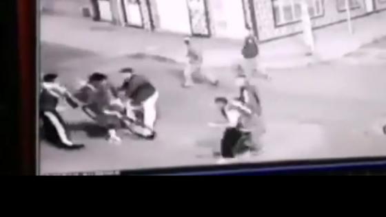 VIDEO | ¡En manada! atracan a ciclista en Bosa VIDEO | ¡En manada! atracan a ciclista en Bosa