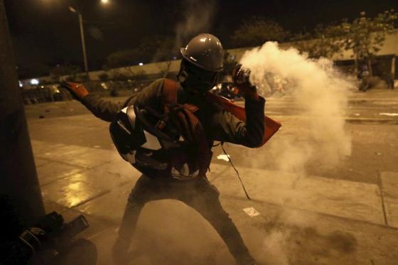 Manifestaciones en Perú represión policial