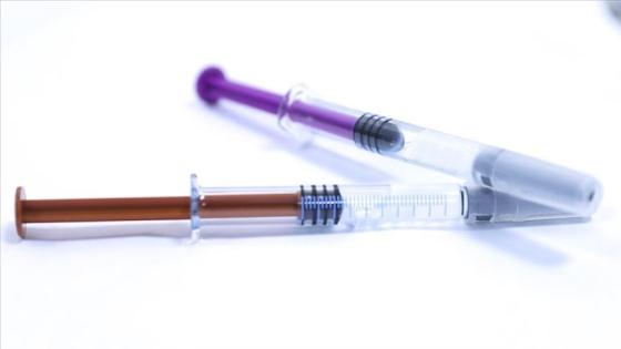 Potencial vacuna contra el Covid-19 de la Universidad de Oxford y AstraZeneca tiene una eficacia del 70%