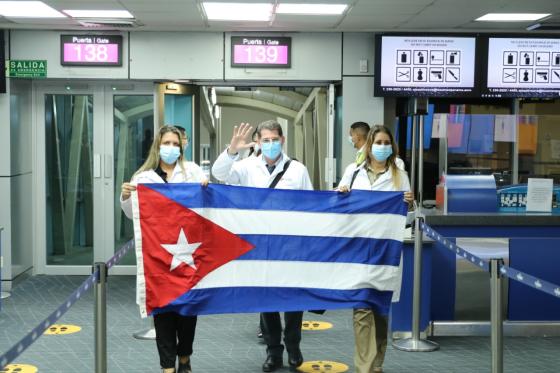 Llegaron médicos cubanos a Panamá para apoyar lucha contra el Covid-19