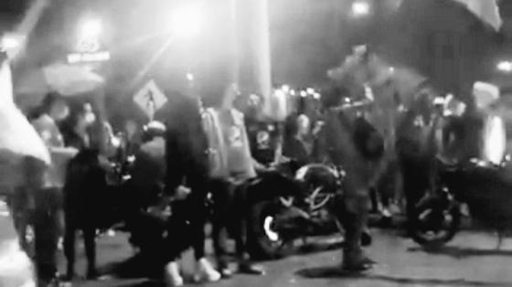 Aglomeraciones y pólvora en la celebración de los hinchas del América en Bogotá Aglomeraciones y pólvora en la celebración de los hinchas del América en Bogotá