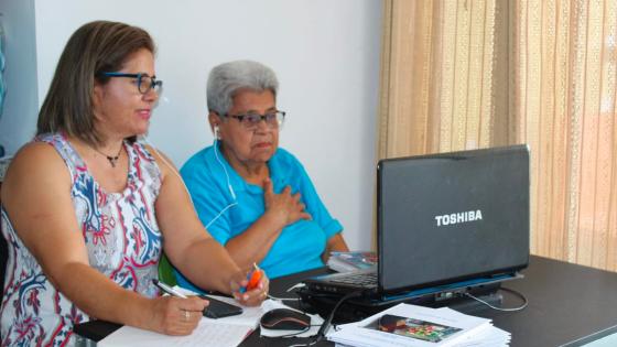 Mujer de 82 se gradua en plena pandemia Mujer de 82 años se gradua