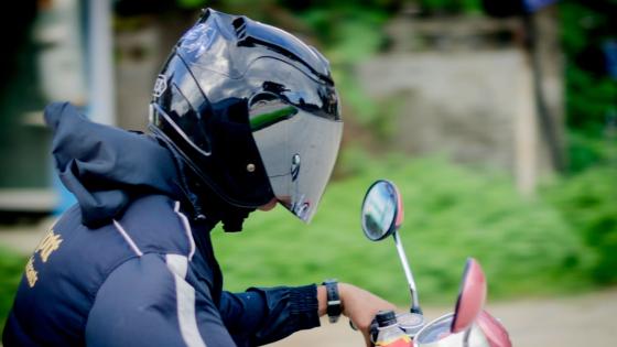 Motociclistas tendrán nuevas normativas para el uso del casco
