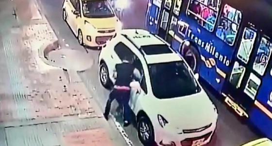 Aterrador robo a conductor en Kennedy quedó en video Aterrador robo a conductor en Kennedy quedó en video