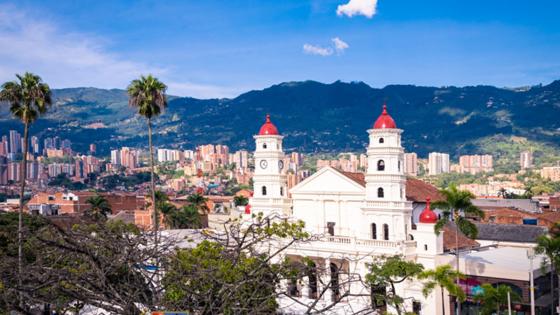 Alcalde de Envigado rechaza cuarentena y declara toque de queda Alcalde de Envigado rechaza cuarentena y declara toque de queda