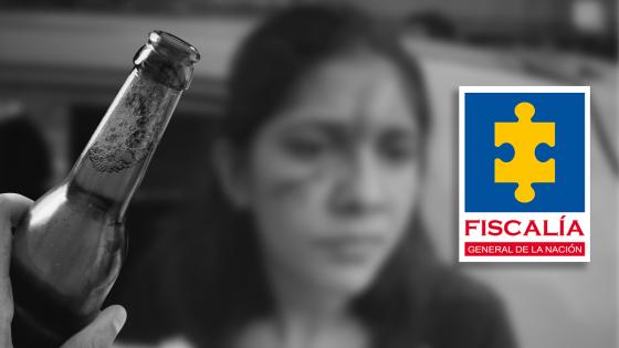 Fiscalía investiga a hombre que golpeó a una mujer con una botella