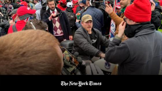 De miembro de los Navy SEAL a integrante de la turba que asaltó el Capitolio