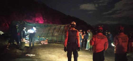 Nueve muertos tras volcarse camión militar en Venezuela Nueve muertos tras volcarse camión militar en Venezuela