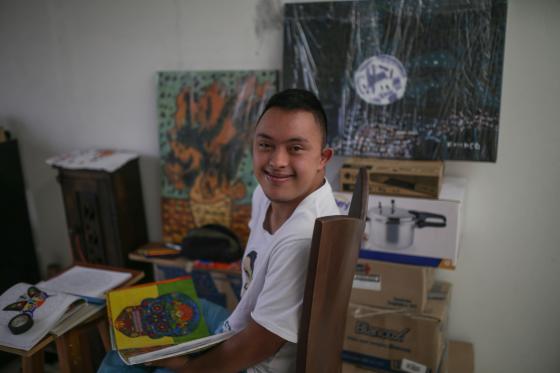 Franco Parra es un gran artista que con sus obras busca seguir con su proyecto de vida y estudiar más sobre el arte. 