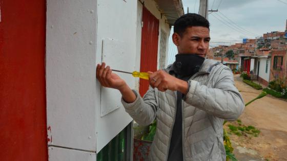 Emprendimiento social Ekomuro Ekomuro también construye tejido social brindando oportunidades laborales a jóvenes de las comunidades beneficiadas para armar, instalar y hacer mantenimiento de los Ekomuros.