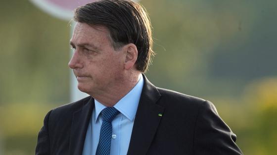 ¡Salió huyendo! La abrupta retirada de Bolsonaro en una rueda de prensa ¡Salió huyendo! La abrupta retirada de Bolsonaro en una rueda de prensa