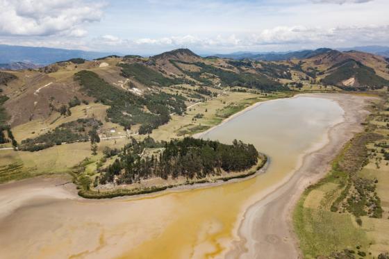 Laguna De Suesca / Laguna De Suesca En Riesgo De Desaparecer Por Deterioro Ambiental Minuto Colombia / Este antiguo asentamiento chibcha cuyo nombre originario, sueica, significaba.