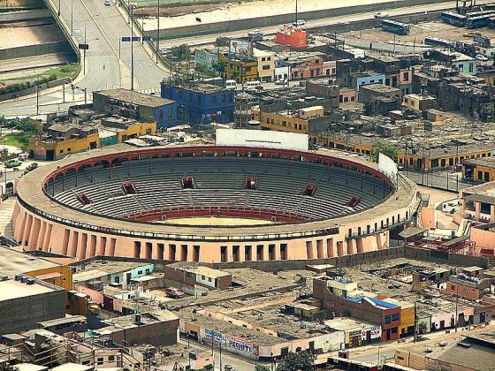 La pandemia convirtió una plaza de toros en albergue