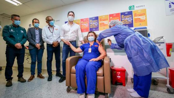 Con 1.170 dosis comenzó vacunación contra covid-19 en Antioquia